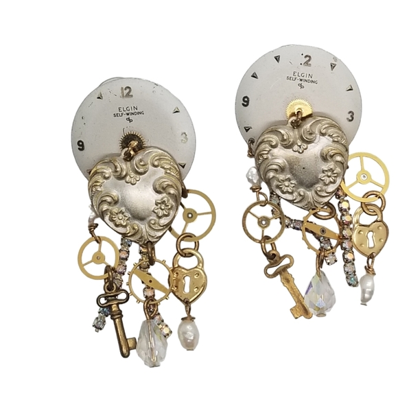 VINTAGE REPURPOSED WATCH FACE EARRINGS WITH ART NOUVEAU HEART & GOLDTONE CHARMS - Picture 4 of 7